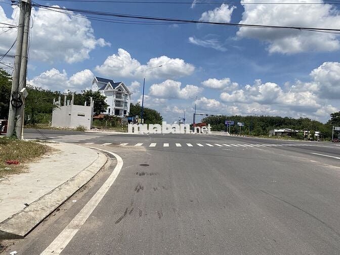 Bán Gấp 300m2 Thổ cư đường DH604 32m thông ngay KCN Mỹ Phước 2,3