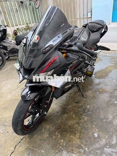 Yamaha R15V3 Đen Côn tay