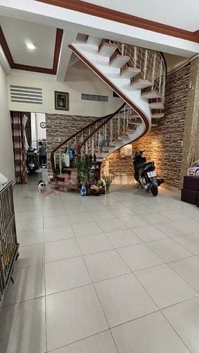 Bán Nhà : hẻm 4m Lý Thường Kiêt gần cx Bắc Hải Q.10 - dt:4,6x15m 2 lầu