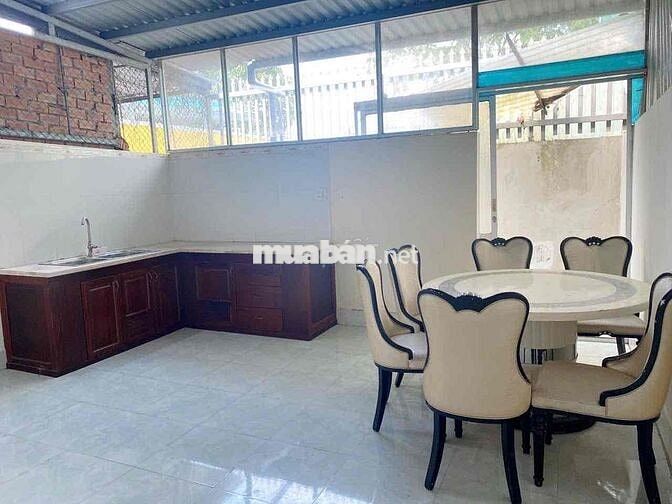 NHÀ CHO THUÊ: TRỆT 2 LẦU RỘNG ĐẸP - LỘ 20M, GẦN BV HOÀN MỸ