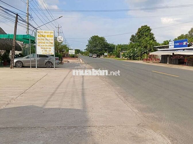 Gần chợ & UBND XÃ PHAN , rớt nhựa 781 50m