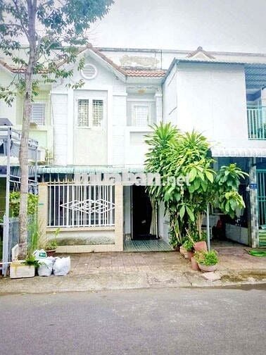 Cho Thuê Nhà 1 Trệt 1 Lầu. 2 Phòng Ngủ. Lộ Ô Tô