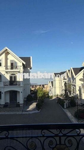 CHÍNH CHỦ CHO THUÊ VILLA 5 PHÒNG – FULL NỘI THẤT – SÂN VƯỜN RỘNG