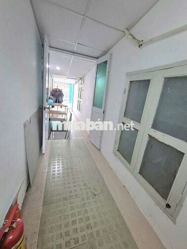 NHÀ 985/ LẠC LONG QUÂN - 4,8M X 13M - 3 LẦU - HẺM RỘNG 8M - 7 TỶ 2 TL