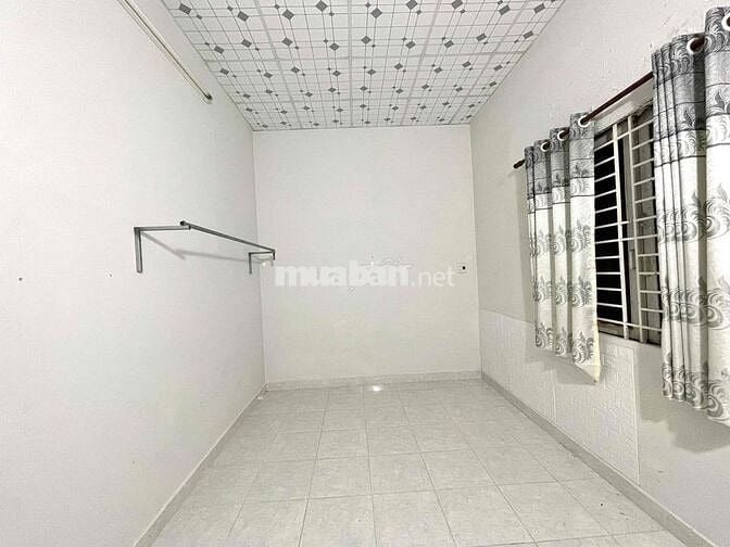 Cho Thuê Nhà 1 Trệt 1 Lầu. 2 Phòng Ngủ. Lộ Ô Tô