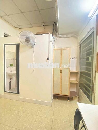 Phòng cho thuê thoáng mát 2 cửa sổ, ban công