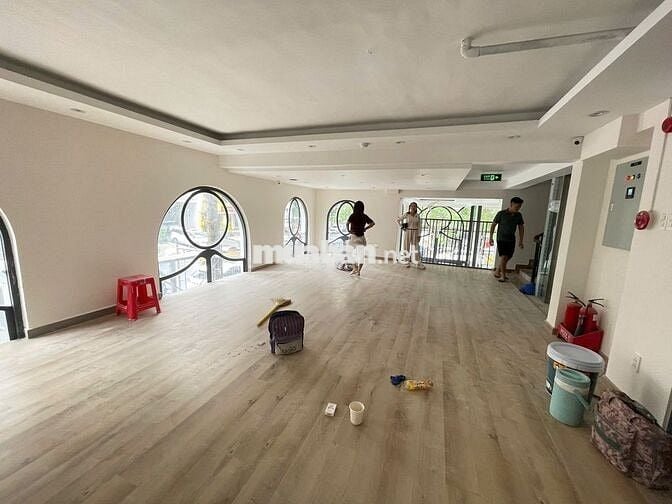 CHO THUÊ MẶT BẰNG PHÚ MỸ HƯNG - TRỆT - HẦM - LỬNG - CĂN GÓC