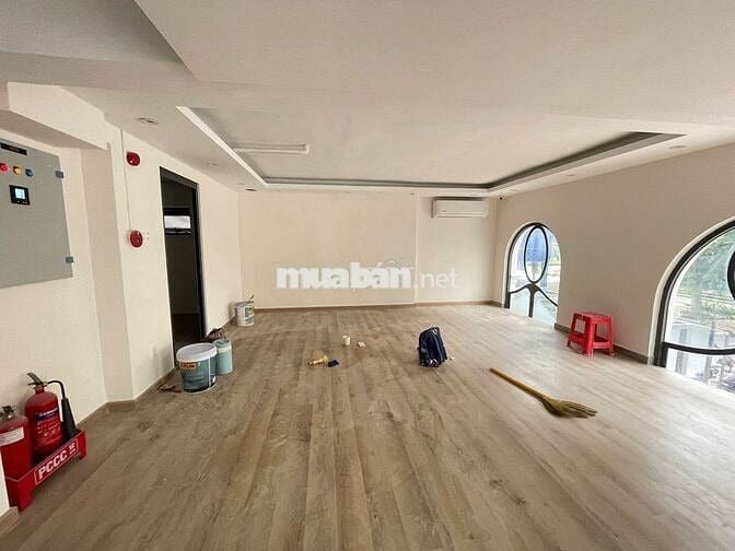 CHO THUÊ MẶT BẰNG PHÚ MỸ HƯNG - TRỆT - HẦM - LỬNG - CĂN GÓC