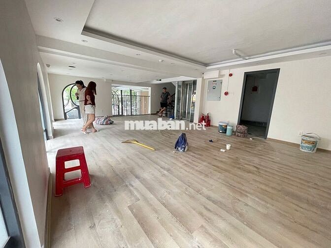 CHO THUÊ MẶT BẰNG PHÚ MỸ HƯNG - TRỆT - HẦM - LỬNG - CĂN GÓC