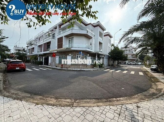 Cho thuê biệt thự cao cấp Đạt Gia Garden, là căn góc 2MT, 25tr/tháng.