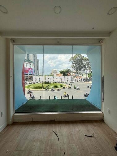 Cho thuê nhà nguyên căn MT ngay vòng xoay Q1 Q3 Q5 Q10