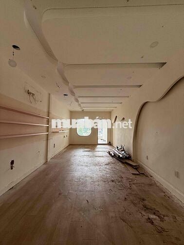 Cho thuê nhà nguyên căn MT ngay vòng xoay Q1 Q3 Q5 Q10