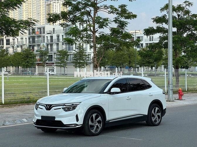 VinFast VF8 ECO 2025 Limited full ADAS mới nhất