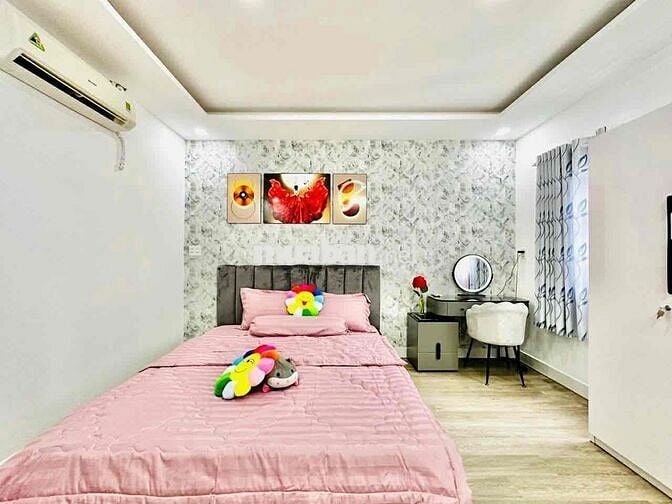 Trệt 1 lầu 4*12; 2pn full nội thất 2 máy lạnh