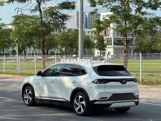VinFast VF8 ECO 2025 Limited full ADAS mới nhất