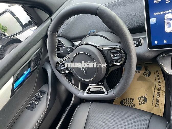 VinFast VF8 ECO 2025 Limited full ADAS mới nhất