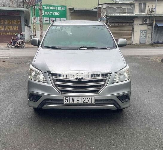 Toyota Innova 2013 2.0E - 186000 km