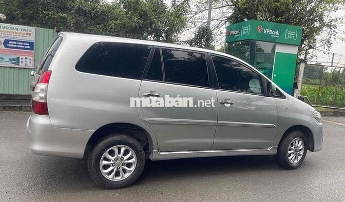 Toyota Innova 2013 2.0E - 186000 km