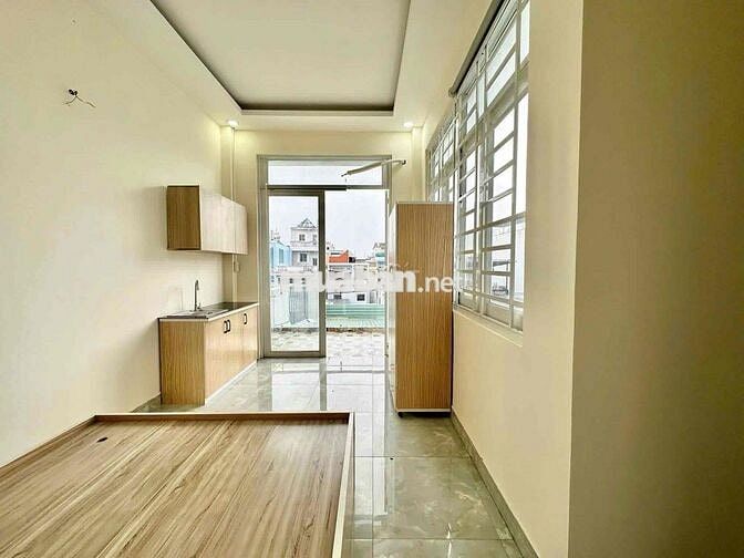 Nguyên tầng căn góc 80m2, 3 ban công, 2 phòng ngủ