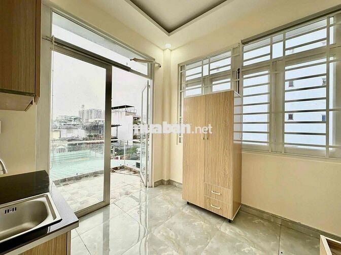 Nguyên tầng căn góc 80m2, 3 ban công, 2 phòng ngủ