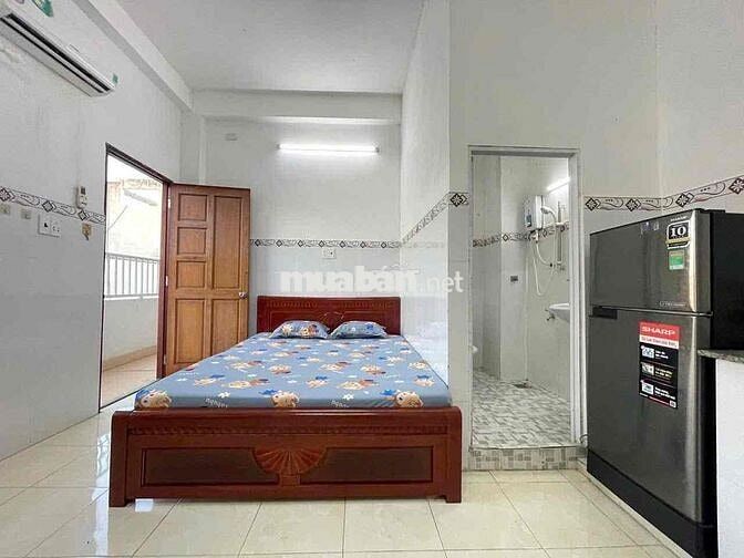 Phòng bancol full nội thất ngay Trần Bá Giao