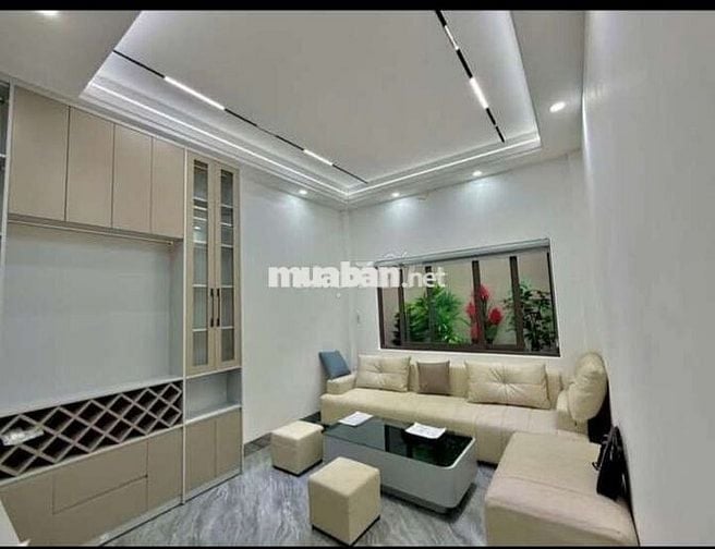 Tôi cần bán nhà Ngõ Đường Láng 5tầng thang máy full nội thất