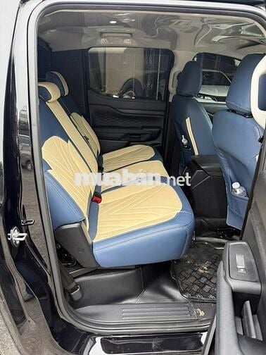 Ranger 2025 XLS 4x2 AT - 3988 km - LIKE NEW 99%