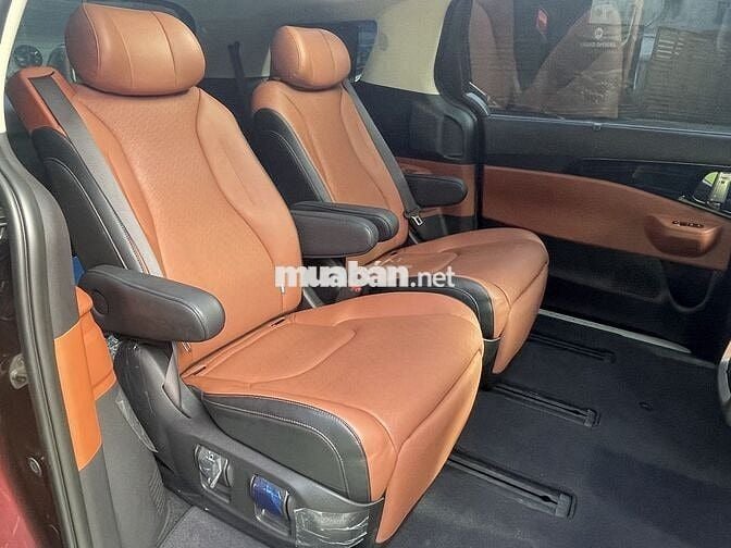 Kia Carnival 2025 Signature 2.2D - 17000 km