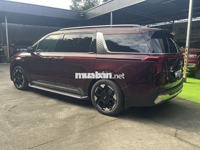 Kia Carnival 2025 Signature 2.2D - 17000 km