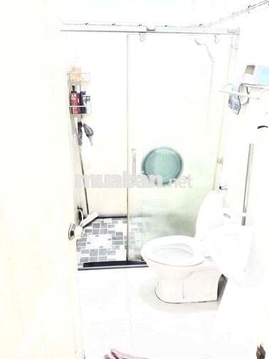 phòng ban công ngay cầu nguyễn văn cừ