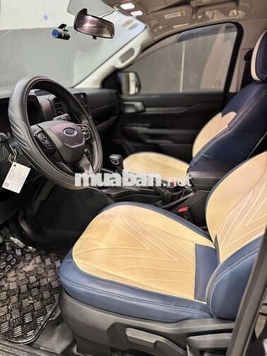 Ranger 2025 XLS 4x2 AT - 3988 km - LIKE NEW 99%