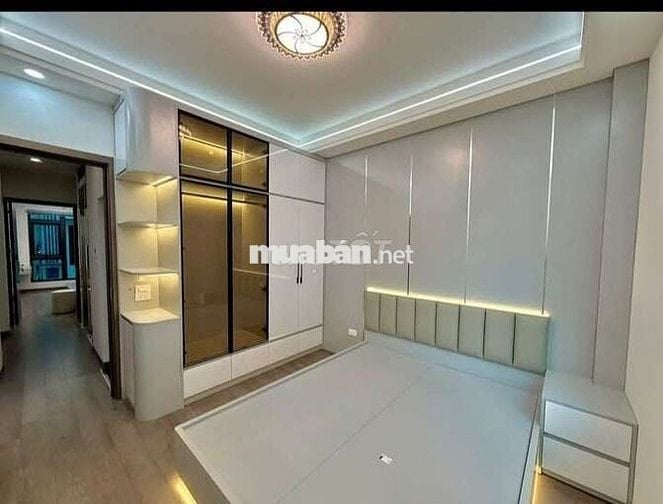 Tôi cần bán nhà Ngõ Đường Láng 5tầng thang máy full nội thất