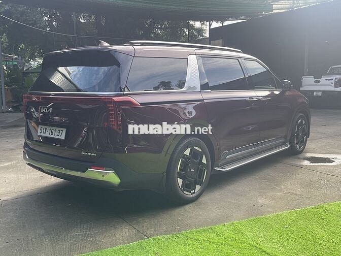 Kia Carnival 2025 Signature 2.2D - 17000 km