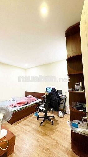 Tập thể Tầng 3 - Cạnh Rạp Chiếu Phim Quốc Gia - 3PN 2WC - 85m2 -3.8 tỷ