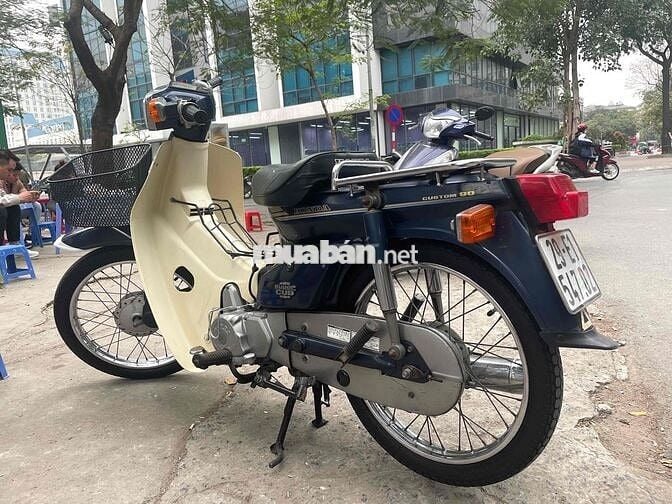 cần bán xe 82, hơi 90. đẹp, nguyên zin