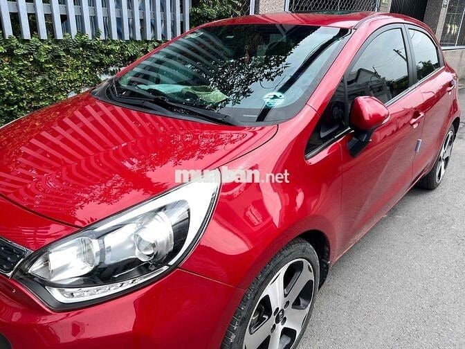 Kia Rio 2014 1.4 AT Hatchback - 100000 km