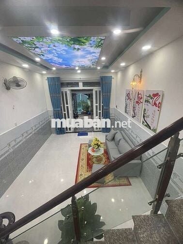 SIÊU PHẨM NHÀ ĐẸP, SÁT HẺM XE TẢI, 3 PHÒNG NGỦ, KHU NHÀ CAO TẦNG