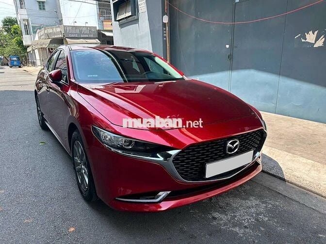 Mazda 3 Luxury 2025 màu đỏ sedan