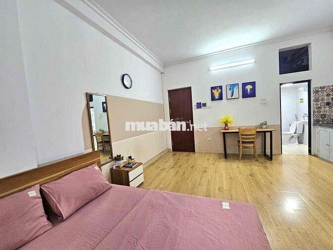 STUDIO BAN CÔNG THOÁNG GẦNMẶT ĐƯỜNG LỚN-89 PHẠM VĂN ĐỒNG-MAI DỊCH