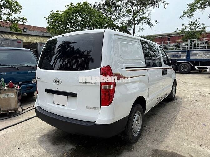 Hyundai Grand Starex 2009 tải van 6C/600kg