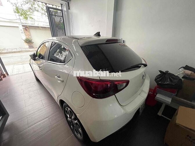 Mazda 2 2016 1.5 AT Hatchback - 70000 km