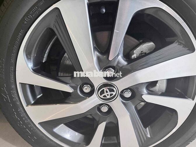 Toyota Yaris 2021 1.5G CVT - 18000 km