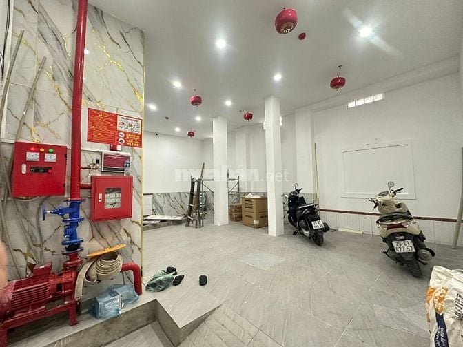 BÁN TÒA NHÀ 18 PHÒNG CHO THUÊ Ở HOÀNG MAI , DÒNG TIỀN 80TR/THÁNG , 16,