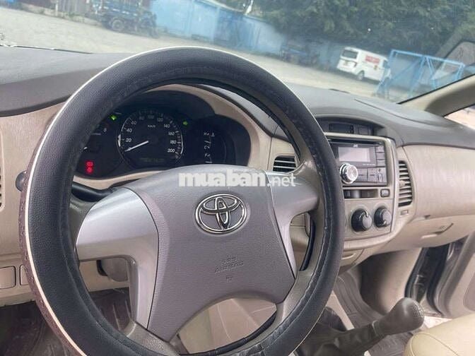 Toyota Innova 2014 Số sàn Bạc