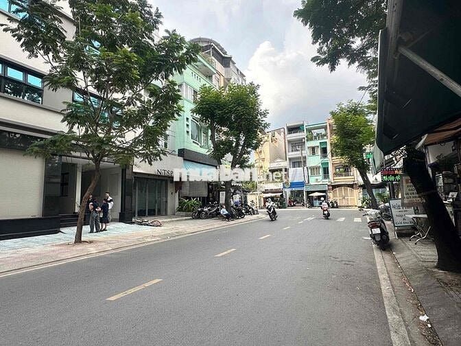 TOÀ NHÀ ĐẸP QUẬN 10 (16x12) MỚI XÂY FULL PCCC THANG MÁY