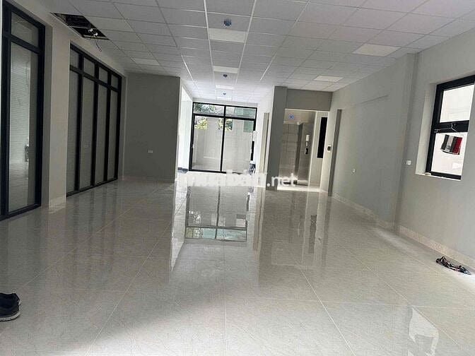 TOÀ NHÀ ĐẸP QUẬN 10 (16x12) MỚI XÂY FULL PCCC THANG MÁY