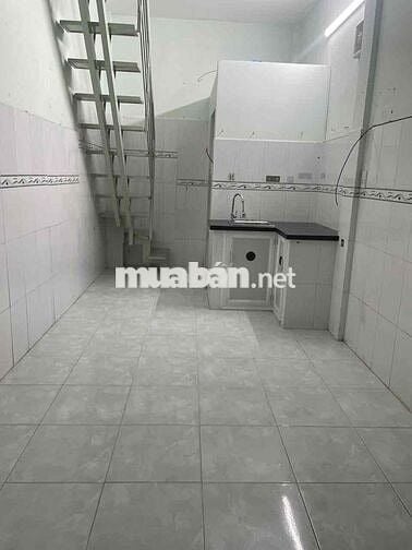 Cho thuê nhà nguyên căn 2 tầng mặt tiền Nguyễn Lâm DTSD 32m2