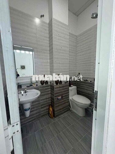 cho thuê nhà nguyên căn Hương Lộ 2 thông Lê Văn quới