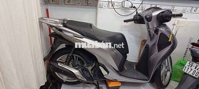 BÁN XE SH Xám , Mẹ lớn tuổi muốn đổi xe