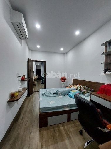 Bán nhà đẹp ngay trung tâm Quận 10 - khu sầm uất